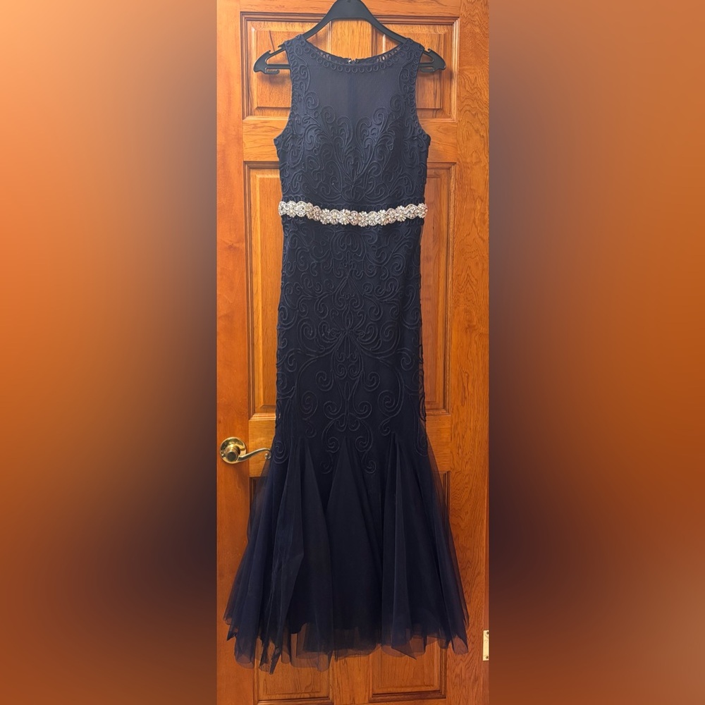 Cachet Navy Blue Sleeveless Dress embroidered overlay rhinestone belt Sz 6